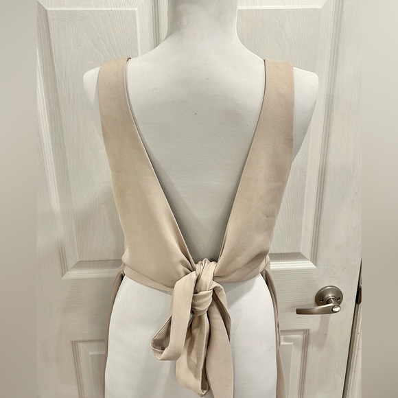 Mod Ref Tie Up Open Convertible Back Short Romper - Picture 11 of 16